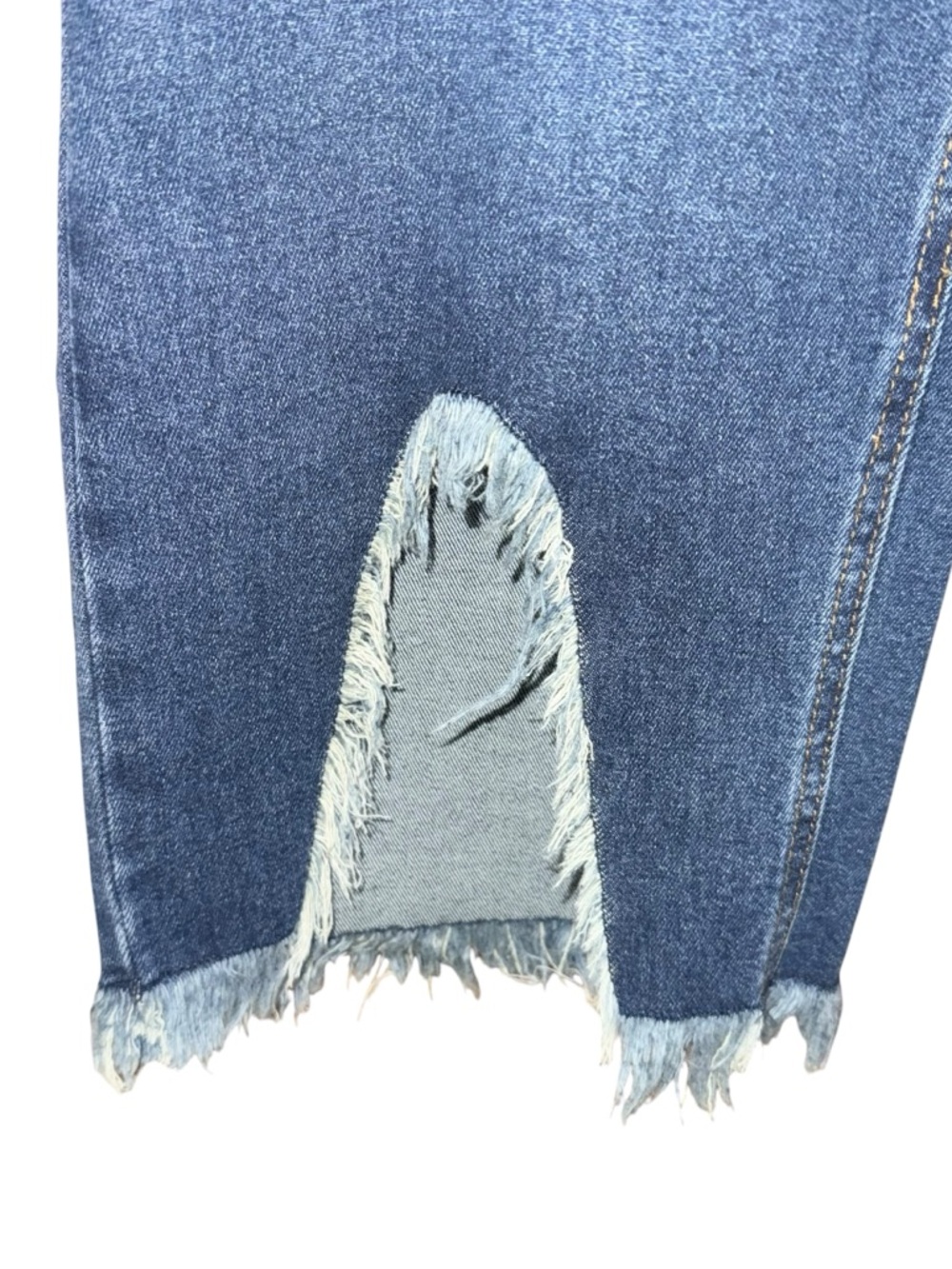 Poetic Justice Curvy Fit Mid Rise Cropped Jeans Frayed High Low Step Hem 18 NWT - Picture 2 of 15